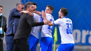 Ce noutăţi va avea Ouzounidis la reunirea lotului Universităţii Craiova! Miercuri, oltenii află adversara din Conference League