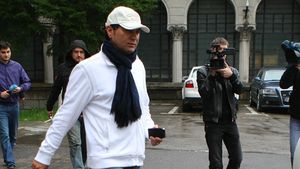 "Fugarii mai au o singură șansă! Să-și ceară scuze în genunchi în fața galeriei!** Vor plăti și părinții, și copiii lor!"