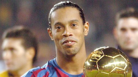 Ronaldinho-jucătorul deceniului, Messi-pe doi, Zidane-abia pe locul 10! **Vezi topurile!