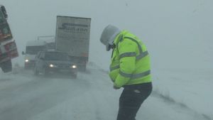 Blocați în troiene! Voleibaliștii de la Dinamo sunt de peste 12 ore în câmp din cauza viscolului: „Echipa e decimată de gripă și viroze” | VIDEO