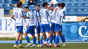 Poli Iași a revenit din minivacanță și va juca un amical cu FC Bacău la o zi după ce-l va ”recâștiga” pe Tibor Selymeș. Delegatul clubului, trimis la cursul de director sportiv