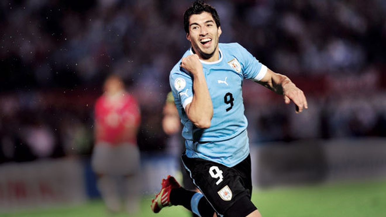 Controversatul domn Suarez!** Ferguson îi sfătuiește pe "cormorani" să scape de el, fanii lui Liverpool îl adoră: "I just can't get enough"