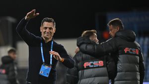 Daniel Nazare scrie despre instabilitatea lui Mirel Rădoi: când anunță că stă, de fapt pleacă