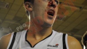 Le-au dat peste nas!