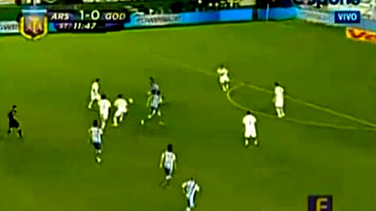 VIDEO** Ca în Argentina! A dat un super gol fără să se uite la poartă! Bonus? Scăriță nebună și un autogol antologic