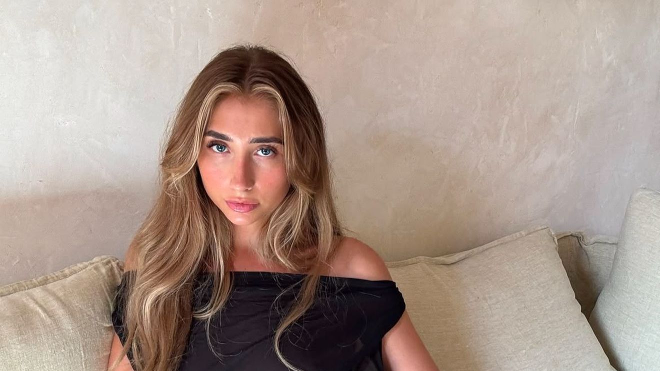 Lily, tânăra care s-a culcat cu peste 100 de bărbați în 14 ore, e cea mai nouă iubită de fotbalist de la Tottenham