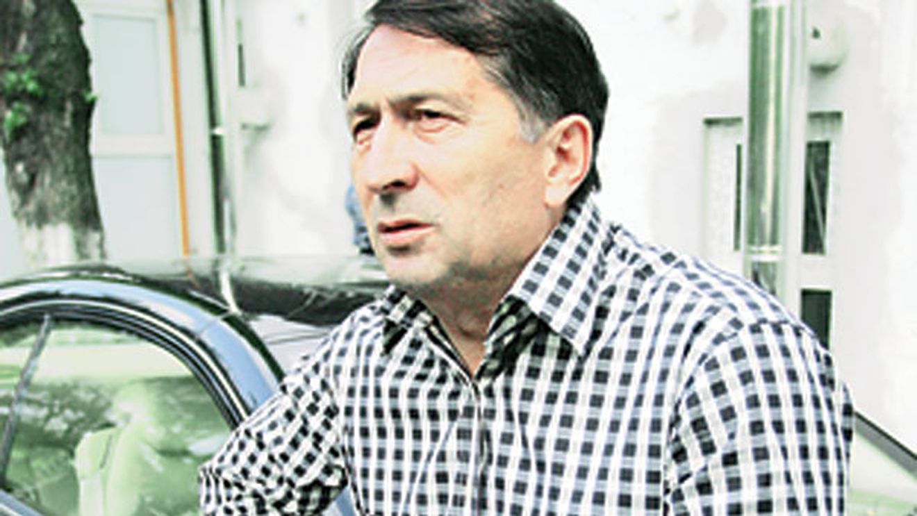 Crăciunescu: „Adi, renunță la fotbal!"