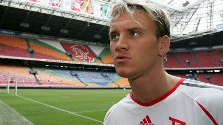 "Sunt la pământ, aș juca și în România"