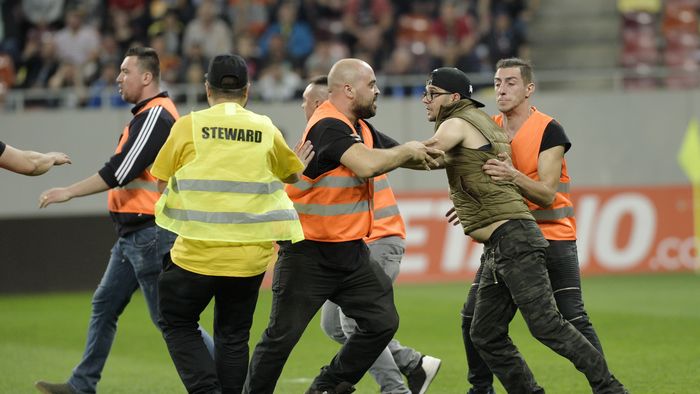 Sancțiunile dictate de Jandarmerie după Steaua - Rapid: amenzi usturătoare și interdicție pentru suporteri