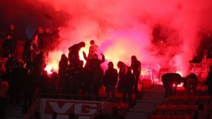 Naționala lui Pițurcă s-a chinuit în anonimatul din Ungaria, ei au avut parte de bucuria fotbalului.** VIDEO Cele mai 'tari' galerii din preliminarii. Ă‚sta e spectacol!