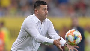 EXCLUSIV | Un nume important din fotbal se pune "scut" pentru Cosmin Contra. Argumentele aduse de dinamovist