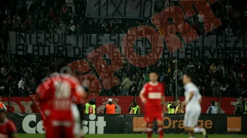 SUPER FOTO** N-ai cum să ratezi așa ceva! Fanii „câinilor”, solidari cu steliștii! VEZI mesajul EMOȚIONANT!