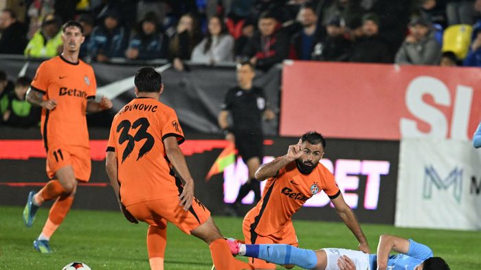 Dumitru Dragomir dă de pământ cu FCSB înaintea derby-ului cu Rapid: „Echipă de pluton!”. Ce zice despre schimbarea pregătită în Superliga. EXCLUSIV