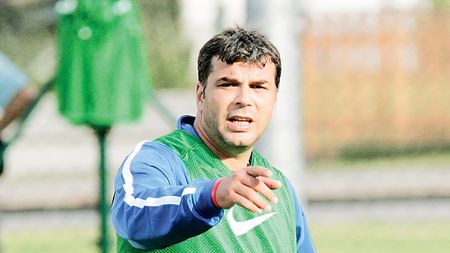Olăroiu: "Steaua are mai multe opțiuni acum decât când antrenam eu echipa"