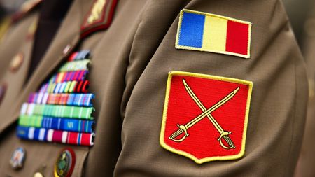 Ce s-a întâmplat, de fapt, cu rezerviștii chemați de MApN la mobilizare. Cozi imense, birocrație excesivă și situații penibile: „Le-au dat două sandvișuri”