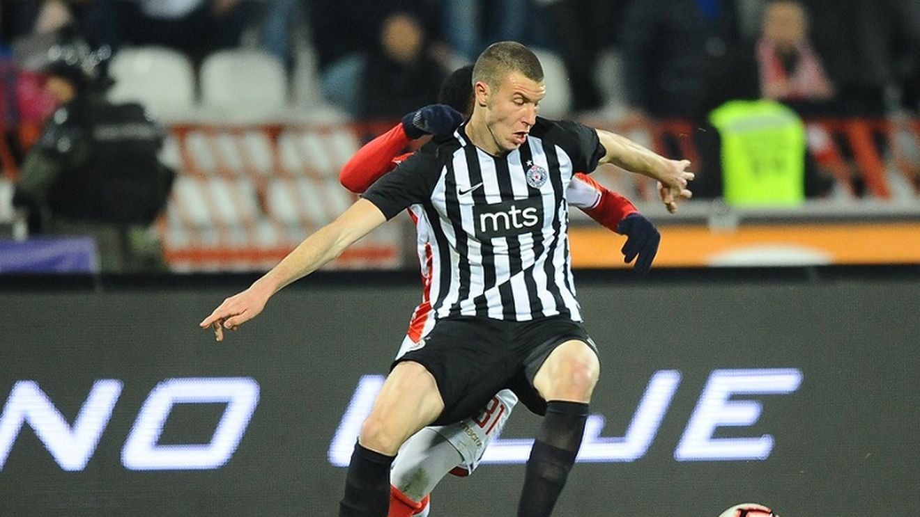 Juventus îl transferă pe noul Chiellini! Salariu uriaș pentru un puști de 18 ani din Serbia