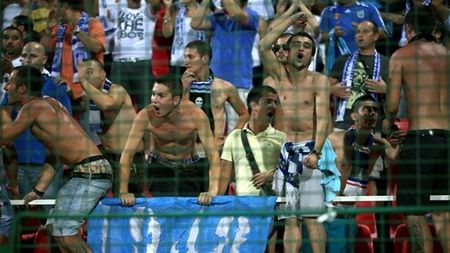 Fanii Craiovei l-au driblat din nou pe Mircea Sandu!** Mesajul care a amuzat tot stadionul, dar pe care "Nașul" l-a primit cu noduri în gât