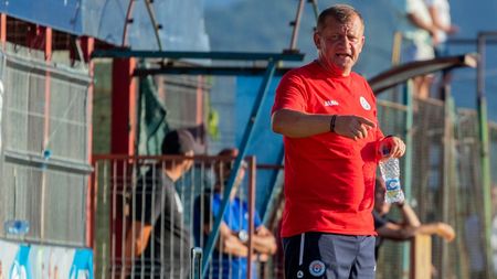 Harababură la SC Oțelul! Echipa antrenată de Dorinel Munteanu s-a despărțit de încă doi jucători dintre cei achiziționați în această vară. Unul era luat de la Petrolul