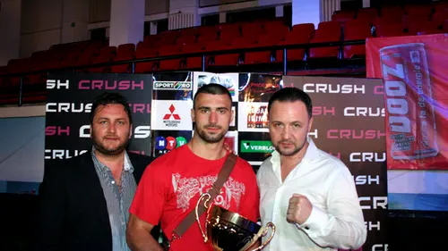 Superkombat își stabilește superlativele anului 2014. Andrei Stoica și Amansio Paraschiv, românii care se duelează în voturi pentru titlul 