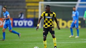 Primul jucător transferat de Mircea Rednic la Dinamo! Fotbalistul a convins și va rămâne în „Ștefan cel Mare”