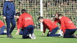 „Lăcă, joacă 4-4-2!"