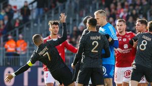 Kylian Mbappe, la un pas să fie linșat de adversari pe teren! Gestul nepotrivit al starului lui PSG care a declanșat mânia celor de la Brest