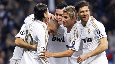 Realul, ținut în joc de glezne: "E fericit aici!"** Dezvăluiri din vestiarul Madridului: începe operațiunea "cine-l oprește pe Mourinho"