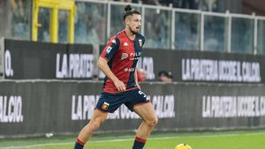 Transferul lui Radu Drăgușin în Premier League devine din ce în ce mai „fierbinte”. Detalii de ultimă oră despre negocierile cu legendarul club englez