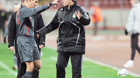 "Nașul",** sub asediu!