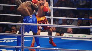 Mănușile cu care Bute l-a învins pe Mendy au ajuns la 10.000 de euro