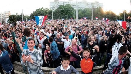 Vuvuzele, torțe și... Oțelul!** Peste 3.000 de gălățeni au sărbătorit titlul "la Păpădie"