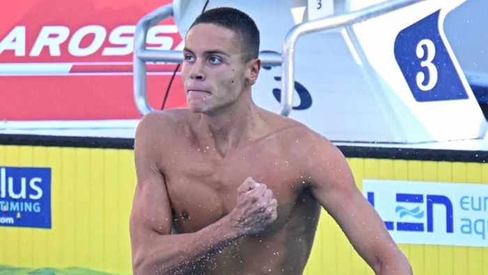 David Popovici, moment de sinceritate: „Eu sunt comod în apă, pe uscat sunt foarte împiedicat”. Ce obiectiv are la JO Paris 2024 și cum încearcă să ducă o viață normală. „Am ieșit pe stradă și cu cagulă”