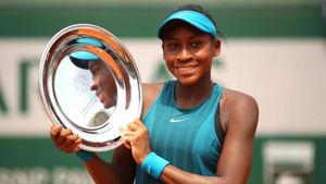 Are sponsorizări de un milion de dolari, la doar 15 ani. Cine este campionul tenisului care a luat-o sub aripă și a făcut posibilă această situație