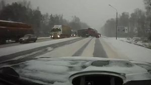 INCREDIBIL!** A evitat accidentul în ultima clipă cu o manevră de SENZAȚIE