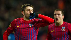 Victor Becali a discutat cu Monchi revenirea lui Raul Rusescu la Steaua: "Nu este o problemă ca Sevilla să-i plătească salariul"