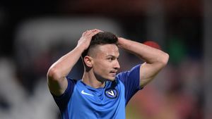 Ganea, one man show în Bănie! Assist genial și două eurogoluri ale fundașului care din vară merge la Bilbao. FOTO | L-a lobat de două ori pe Calancea