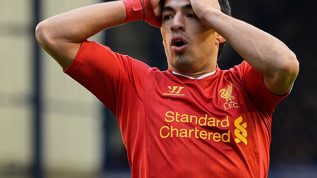 Suarez, operat de menisc. Starul lui Liverpool ar putea rata Mondialul