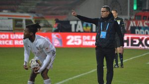 Flavius Stoican, în extaz după victoria cu Universitatea Craiova. „Am căzut, ne-am ridicat, dar este o bucurie așa de mare...” Ce le-a spus Valeriu Iftime înaintea meciului. „Banii nu contează pentru el!”