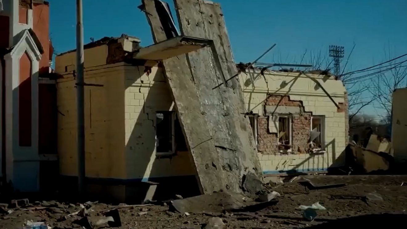 Război fără limite: Vladimir Putin a bombardat stadionul din Ucraina care poartă numele celebrului cosmonaut rus Iuri Gagarin! Cum arată acum arena formației din prima ligă FK Desna | VIDEO