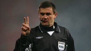 Cristi Balaj arbitrează Dinamo - Oțelul!** Vezi brigada de la Steaua - Tg. Mureș