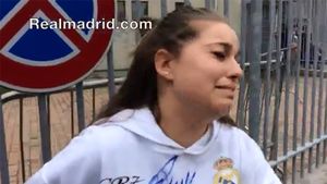 VIDEO | Cristiano Ronaldo naște pasiuni nebănuite. Cum a reacționat o tânără după ce l-a îmbrățișat pe starul lui Real Madrid