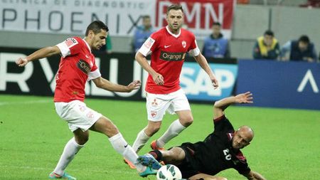 EXCLUSIV | Dinamo ia tot! Se încinge lupta cu Steaua. După Marius Niculae, alți doi foști campioni sunt doriți în "Groapă". "Mi-aș dori să mai joc"