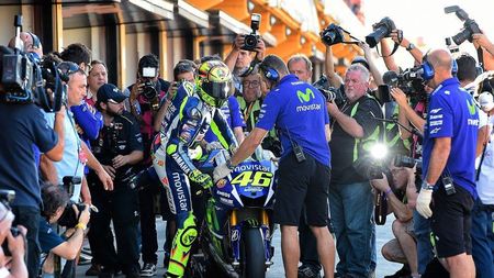 "Il Dottore" încă are priză la public. Valentino Rossi, desemnat Starul Anului 2015 în MotoGP de peste 100.000 de cititori ai unei publicații auto-moto

