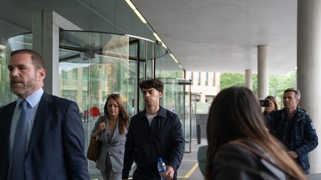 Au cerut 9 ani de închisoare pentru fotbalistul care a agresat sexual o angajată a unei discoteci din Barcelona