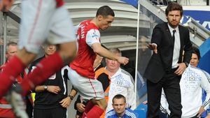 Rămânerea lui Villas Boas la Chelsea, o surpriză!** Se încălzește Dan Petrescu: ce șanse are 'Bursucul' să își vadă visul cu ochii