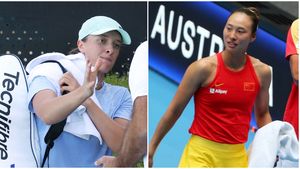 Tensiuni incredibile la meciul Iga Swiatek - Qinwen Zheng! Poloneza și-a lovit adversara înainte de startul jocului: cum a reacționat chinezoaica. VIDEO