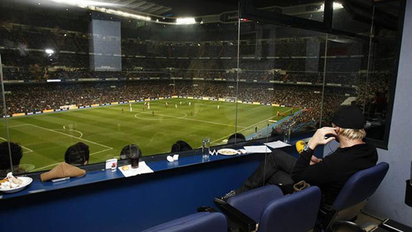 Un bilet la "El Clasico" în zona VIP costă o avere! FOTO** Așa se vor vedea din lojă Leo Messi și Cristiano Ronaldo