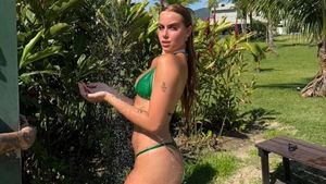 Fiica fostului fotbalist se iubește cu un jucător mai mare cu 8 ani decât ea!