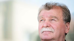 "Vamă" a mers la Poliție ca să-l reclame pe Gigi Becali:** "Dacă mă bate cineva, el e vinovat"