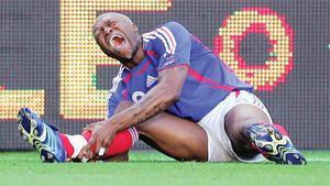 Capul sus Băcilă, Cisse a pățit-o de două ori!** Alte cazuri de fotbaliști accidentați grav: